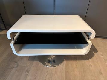 Vintage TV Meubel beschikbaar voor biedingen