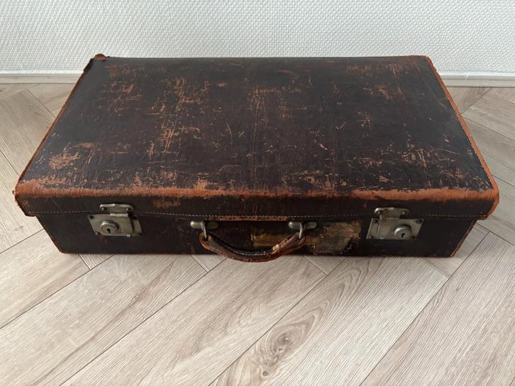 Antieke grote leren koffer, bruin., Antiek en Kunst, Curiosa en Brocante, Ophalen of Verzenden