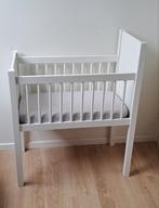 Wit houten wiegje in uitstekende staat, Kinderen en Baby's, Babywiegjes en Ledikanten, Ophalen, Zo goed als nieuw, Wieg