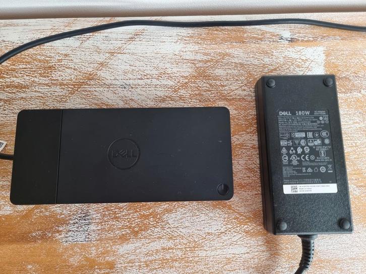Dell docking WD19 incl 180W adapter en toetsenbord, Computers en Software, Dockingstations, Gebruikt, Ophalen