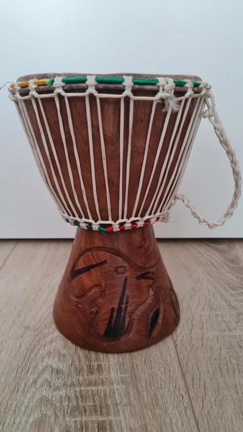 Authentieke Afrikaanse Djembé, Hout, Koeienhuid., Muziek en Instrumenten, Percussie, Zo goed als nieuw, Ophalen of Verzenden