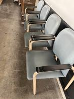 4 leren stoelen met stalen poten, Ophalen, Zo goed als nieuw, Zwart, Leer