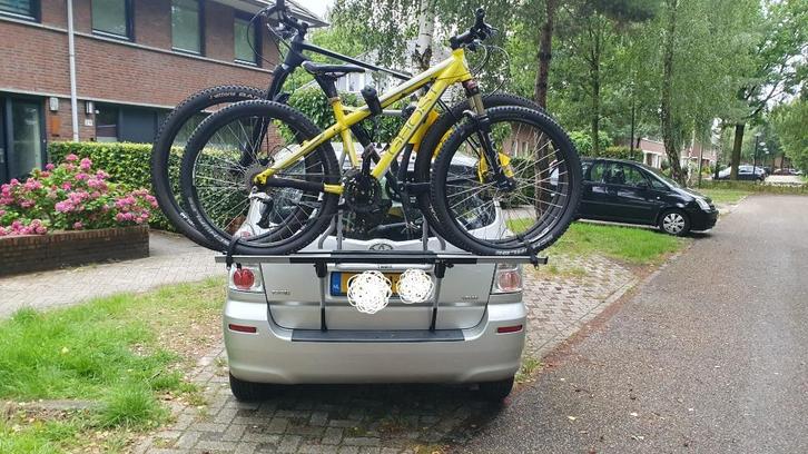 Thule ClipOn High 9106 fietsendrager voor achterklep, Auto diversen, Fietsendragers, Gebruikt, Achterklepdrager, 2 fietsen, Brede banden
