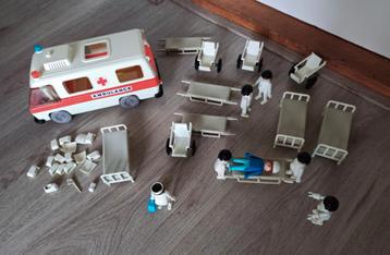 Leuke vintage set voor bij ziekenhuis  beschikbaar voor biedingen