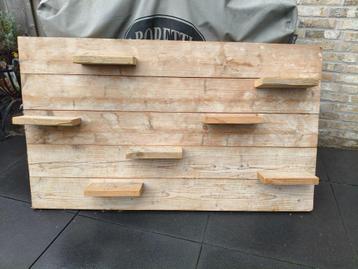Houten wandbord  beschikbaar voor biedingen
