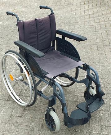 Rolstoel inklapbaar merk Invacare 45 cm breed beschikbaar voor biedingen
