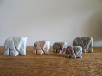 5 schattige olifantjes, onyx. Handcarved. Setprijs beschikbaar voor biedingen