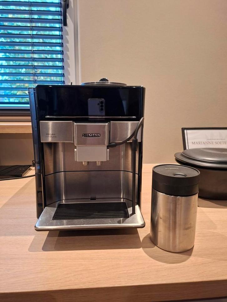 Volautomatische koffiemachine EQ 6 plus extraklasse, Witgoed en Apparatuur, Koffiezetapparaten, Gebruikt, Koffiemachine, Ophalen
