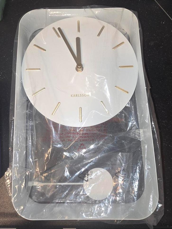 Karlsson Charm Pendulum Wandklok - Nieuw in doos!, Huis en Inrichting, Woonaccessoires | Klokken, Nieuw, Wandklok, Analoog, Ophalen of Verzenden