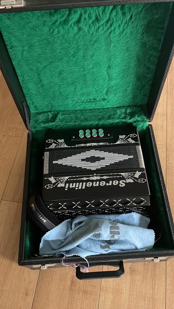 Trekzak Serenellini Gold Silver CF, Muziek en Instrumenten, Accordeons, Zo goed als nieuw, Overige formaten, Overige merken, Ophalen
