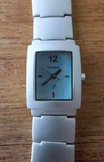 Fossil F2 Dameshorloge Aluminiumkleurig. beschikbaar voor biedingen