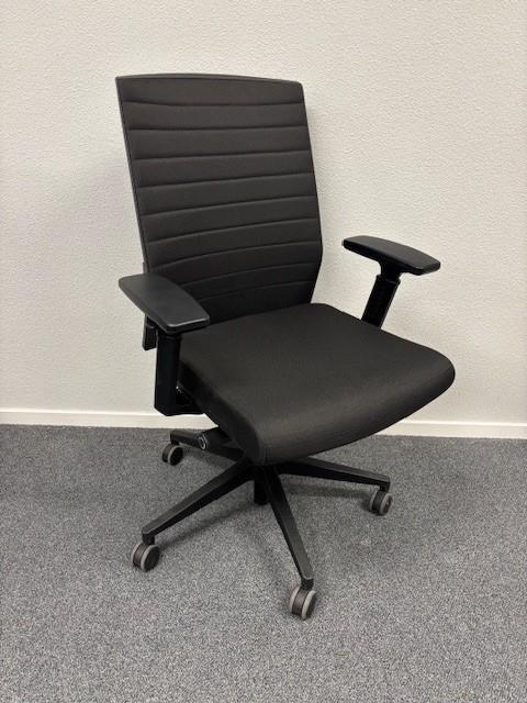 Bureaustoelen 1332, stof zwart, met zwart voetkruis, Huis en Inrichting, Bureaustoelen, Gebruikt, Bureaustoel, Zwart, Ergonomisch