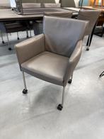 6 Nieuw Design on Stock Amra Eetkamerstoel grijs leer Wielen, Huis en Inrichting, Stoelen, Leer, Ophalen of Verzenden, Grijs, Vijf, Zes of meer stoelen
