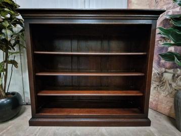 Klassieke donkere lage boekenkast, sidetable, wandconsole beschikbaar voor biedingen