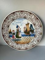 Oud wandbord. Vissersvrouw met kind, Ophalen of Verzenden