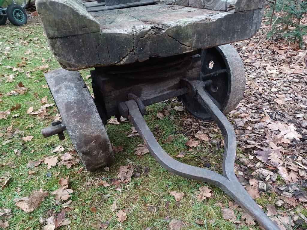 Antieke  gesmeed onderstel Met groot douglash  6cm dik blad, Ophalen of Verzenden