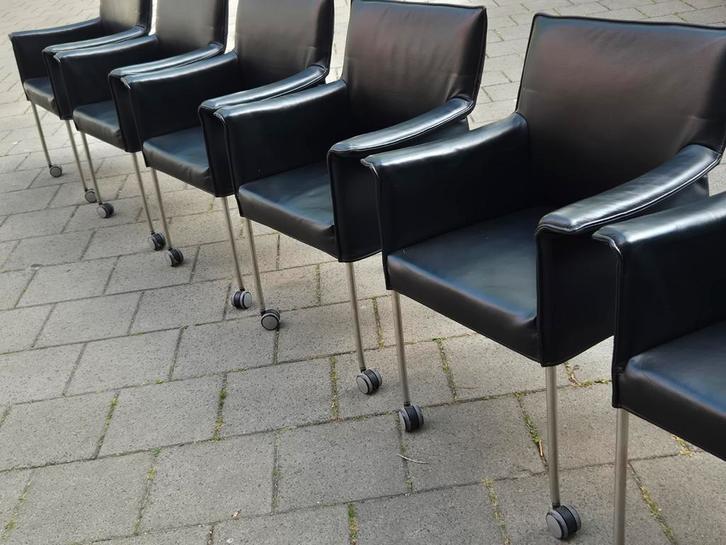 6 Design on stock Gola eetkamerstoelen zwart leer op wielen, Huis en Inrichting, Stoelen, Zo goed als nieuw, Vijf, Zes of meer stoelen