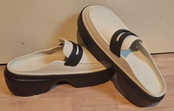 Crocs Stomp Loafers wit beschikbaar voor biedingen