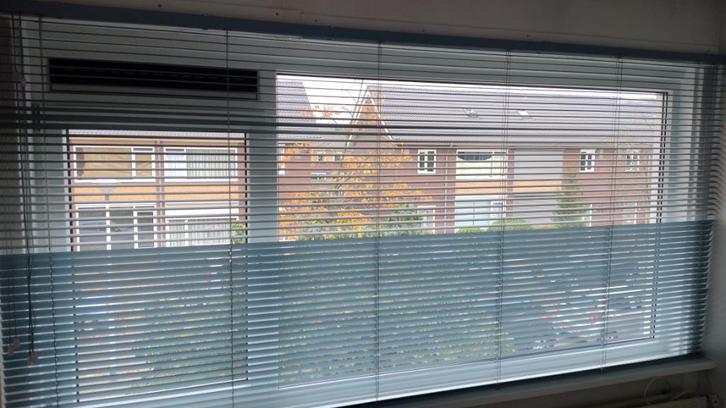 Luxaflex 311,5 cm breed en 152 hoog, Huis en Inrichting, Stoffering | Gordijnen en Lamellen, Gebruikt, 150 tot 200 cm, 200 cm of meer