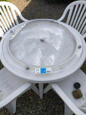 Lichtkoepel beschikbaar voor biedingen
