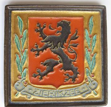Zierikzee Cloisonne Tegel Stadswapen Porseleyne Fles beschikbaar voor biedingen