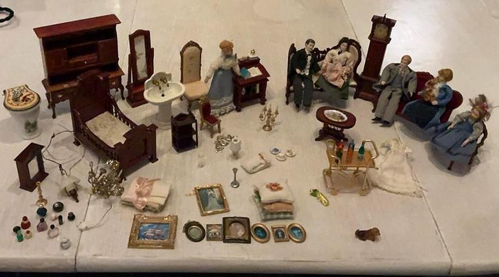 Poppenhuis interieur en popjes, Kinderen en Baby's, Speelgoed | Poppenhuizen, Zo goed als nieuw, Ophalen of Verzenden