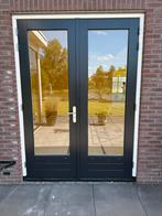 Twee dubbele hardhouten buitendeuren met beslag, Ophalen, Hout, 120 cm of meer, 215 cm of meer