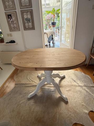 Te koop: Ovale grenen romantische  eettafel beschikbaar voor biedingen