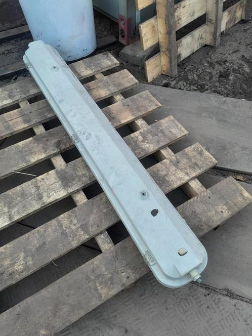Gebruikte TL bakken stof en spatwaterdicht 120cm vintage, Huis en Inrichting, Lampen | Plafondlampen, Gebruikt, Stof, Ophalen of Verzenden