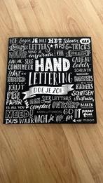 Handlettering doe je zo! Werkboek van Karin Luttenberg, Boeken, Ophalen of Verzenden, Zo goed als nieuw, Tekenen en Schilderen
