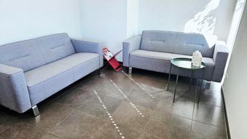 Montel tweezits banken, lichtgrijs vilt bekleed beschikbaar voor biedingen