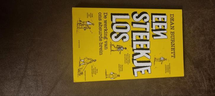 Een Steekje Los - Dean Burnett, Boeken, Humor, Zo goed als nieuw, Anekdotes en Observaties, Ophalen of Verzenden