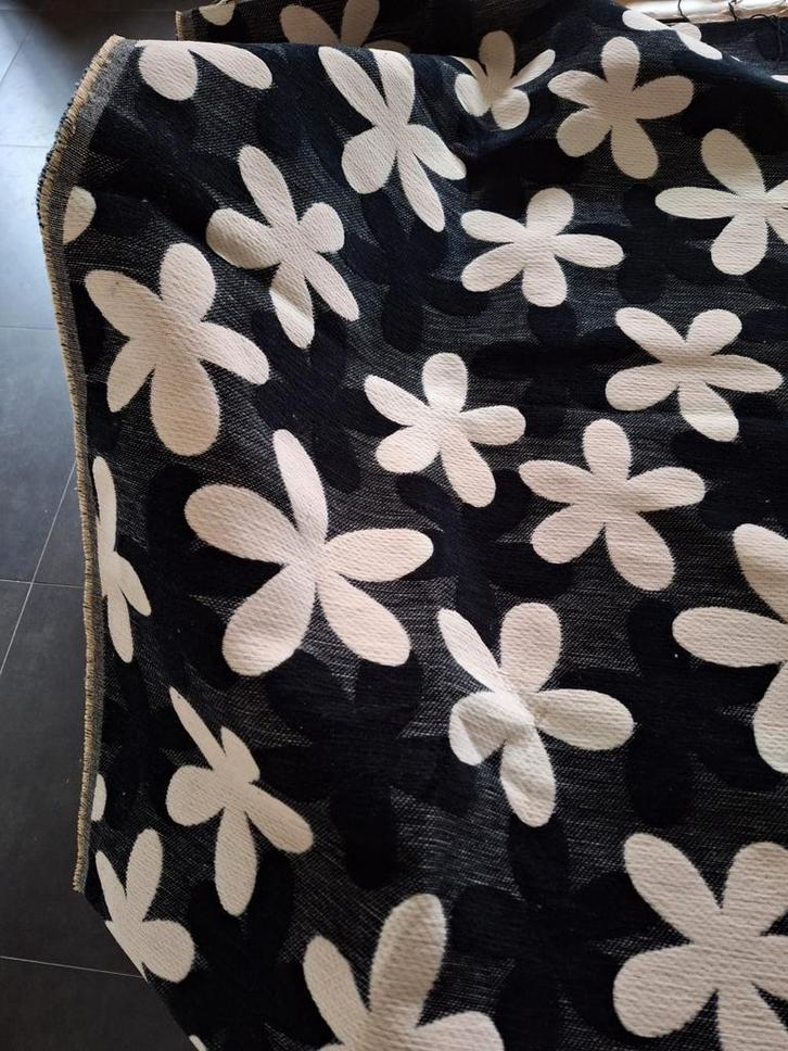 Stof voor stoel of bankje, stofferen, bloem, zwart/creme, Hobby en Vrije tijd, Stoffen en Lappen, Zo goed als nieuw, Katoen, 120 cm of meer