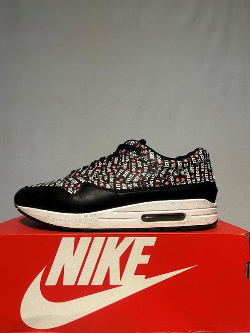Maat 45,5 - Nike Air Max 1 Just Do It Pack Black, Kleding | Dames, Schoenen, Zo goed als nieuw, Sneakers of Gympen, Zwart, Verzenden
