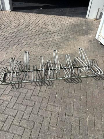 Fietsenrek voor 13 fietsen beschikbaar voor biedingen