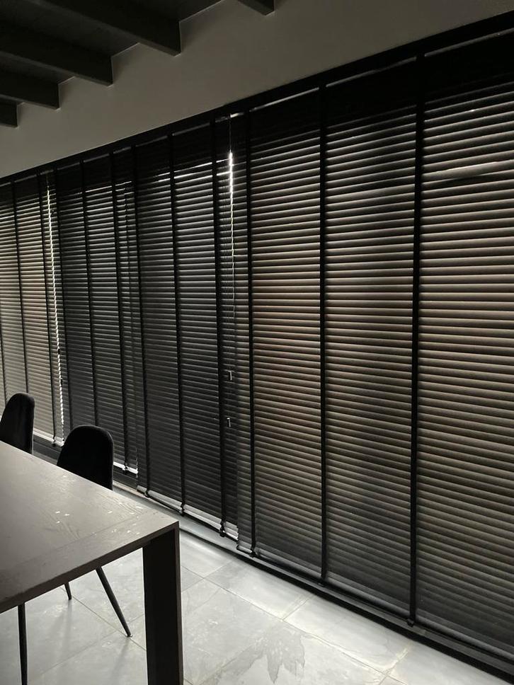 Zwarte Houten Jaloezieën, Huis en Inrichting, Stoffering | Gordijnen en Lamellen, Gebruikt, 100 tot 150 cm, 50 tot 100 cm, Zwart