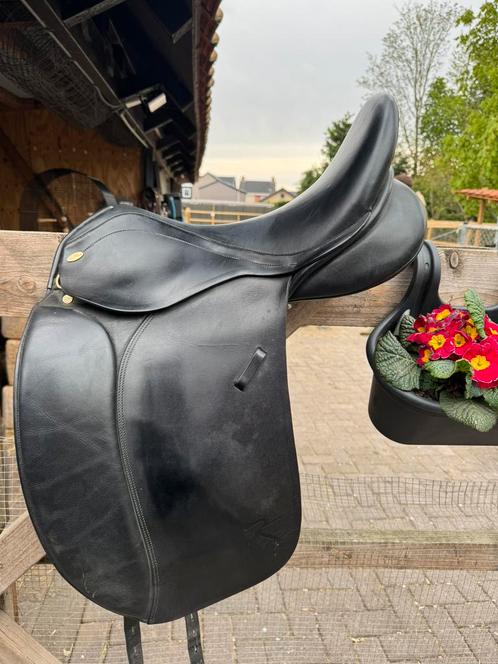 Super fijn en altijd netjes onderhouden Kentaur Zadel, Dieren en Toebehoren, Paarden en Pony's | Zadels, Zo goed als nieuw, Dressuur