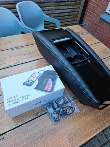 Tesla Model S Taptes midden console  beschikbaar voor biedingen