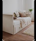 Zeer nette witte bedbank hemnes 1 en 2 persoons, Ophalen