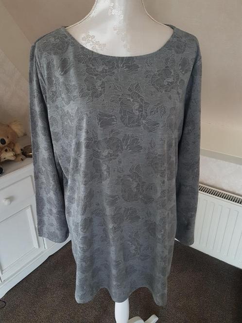 Lichtgrijs gebloemde dames tuniek maat XL, Kleding | Dames, Blouses en Tunieken, Zo goed als nieuw, Maat 46/48 (XL) of groter