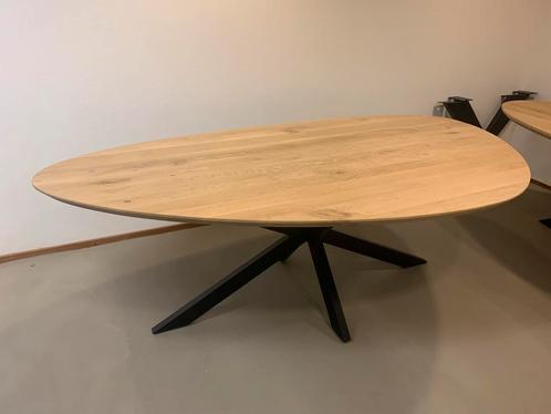 Eiken organische eettafel / Eiken kiezel tafel uit voorraad, Huis en Inrichting, Tafels | Eettafels, Nieuw, 100 tot 150 cm, 200 cm of meer