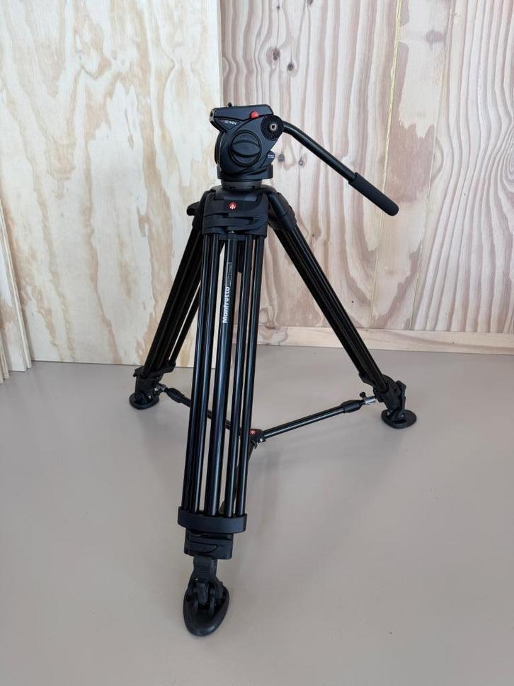 Manfrotto 546GB videostatief inclusief kop en tas, Audio, Tv en Foto, Fotografie | Statieven en Balhoofden, Gebruikt, Driepoot