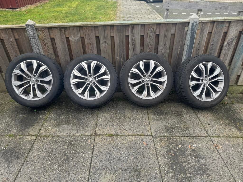 VW Passat 17 inch 5x112 215-55-17 all season, Auto-onderdelen, Banden en Velgen, Banden en Velgen, All Season, 17 inch, 215 mm