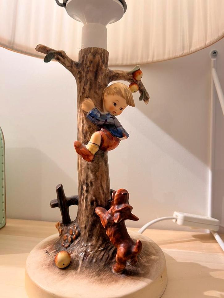 Hummel lamp met lampenkap, Verzamelen, Beelden en Beeldjes, Gebruikt, Hummel, Ophalen