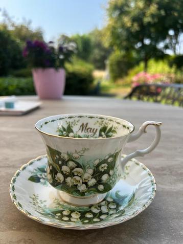 FLOWER OF THE MONTH SERIES beschikbaar voor biedingen