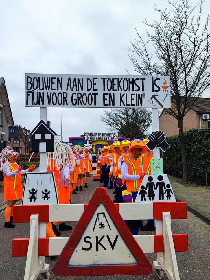 Carnavals loopgroep bouw-feest, Kleding | Dames, Carnavalskleding en Feestkleding, Ophalen
