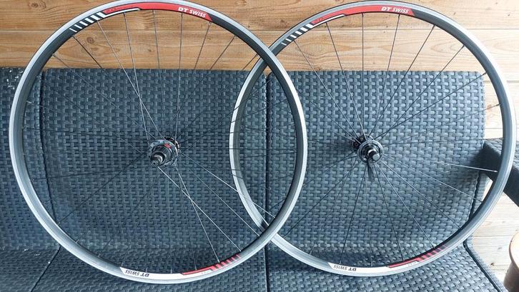DT SWISS 2.O wielen velgrem 28 inch 10 of 11 speed igst, Fietsen en Brommers, Fietsonderdelen, Gebruikt, Racefiets, Wiel, Ophalen of Verzenden