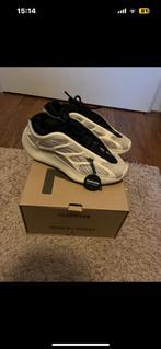 Yeezy 700 v3 azael, Ophalen of Verzenden, Yeezy, Wit, Zo goed als nieuw