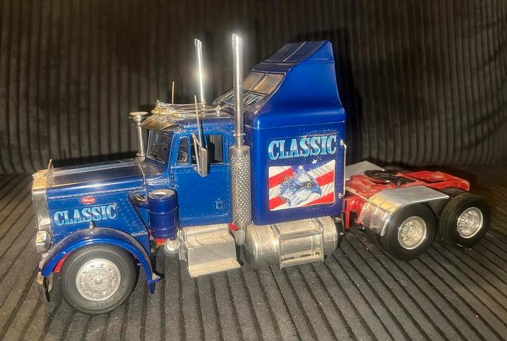 Peterbilt 359 (schade model), Hobby en Vrije tijd, Modelauto's | 1:24, Zo goed als nieuw, Overige merken, Ophalen of Verzenden