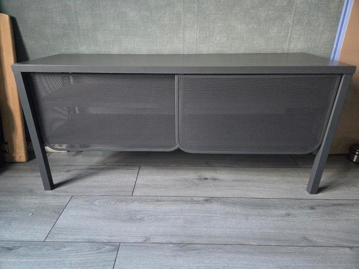 Tv-kastje / Dressoir - Grijs Metaal, Huis en Inrichting, Kasten | Televisiemeubels, Gebruikt, Minder dan 100 cm, 100 tot 150 cm